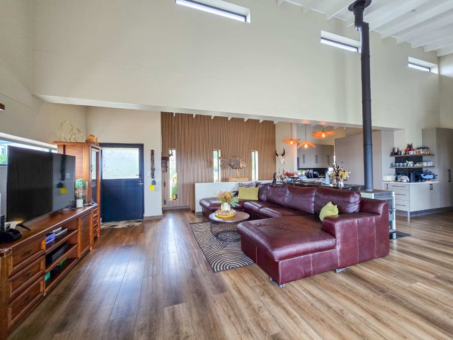 5 Bedroom Property for Sale in Stilbaai Oos Western Cape